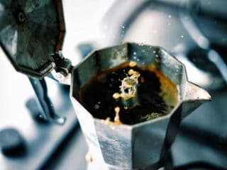 how to make moka pot coffee
